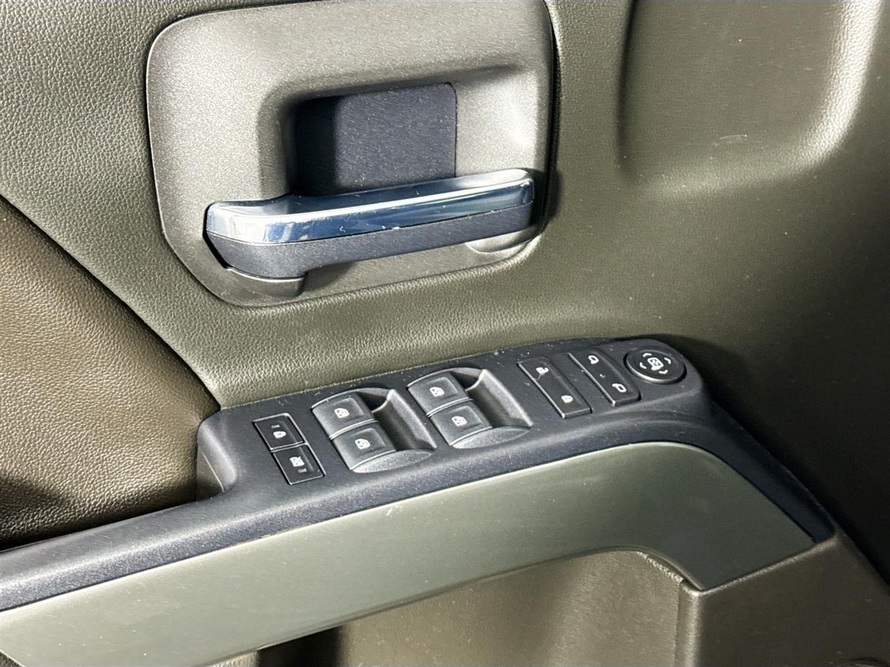 Chevrolet Silverado 1500 4WD Crew Cab 143.5" LT w/1LT 2018