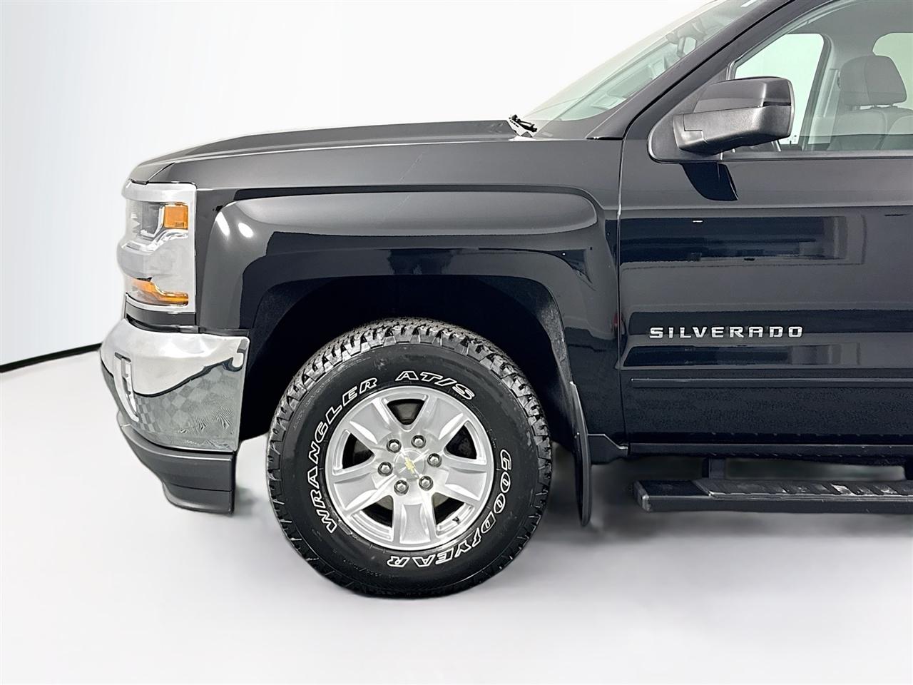 Chevrolet Silverado 1500 4WD Crew Cab 143.5" LT w/1LT 2018