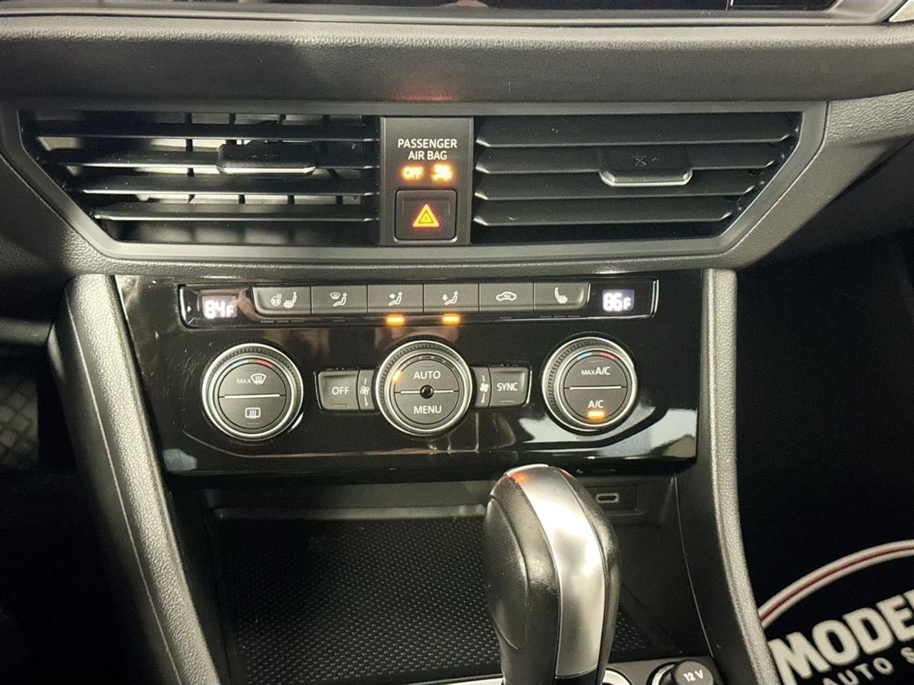 Volkswagen Jetta R-Line Auto 2021