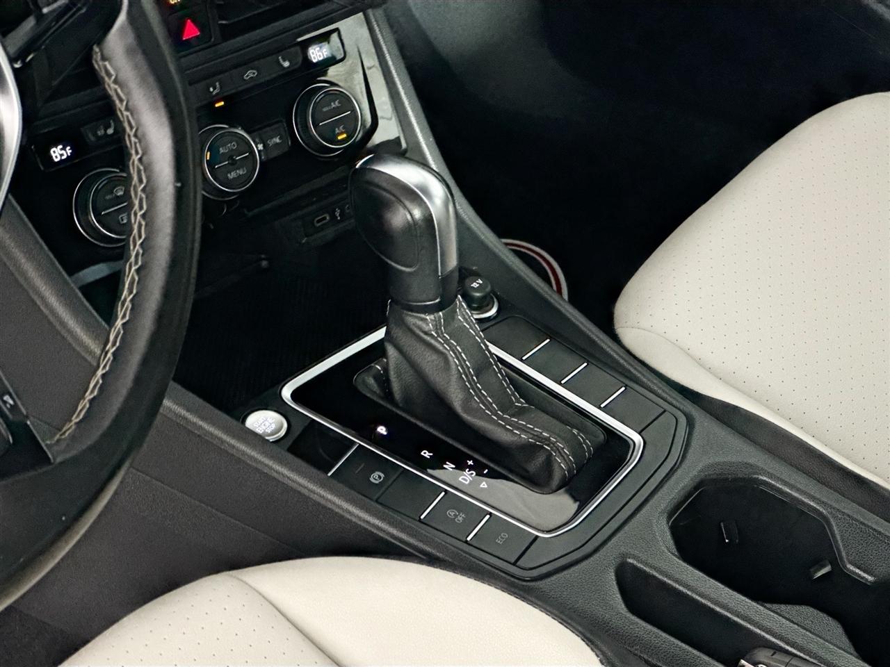 Volkswagen Jetta R-Line Auto 2021