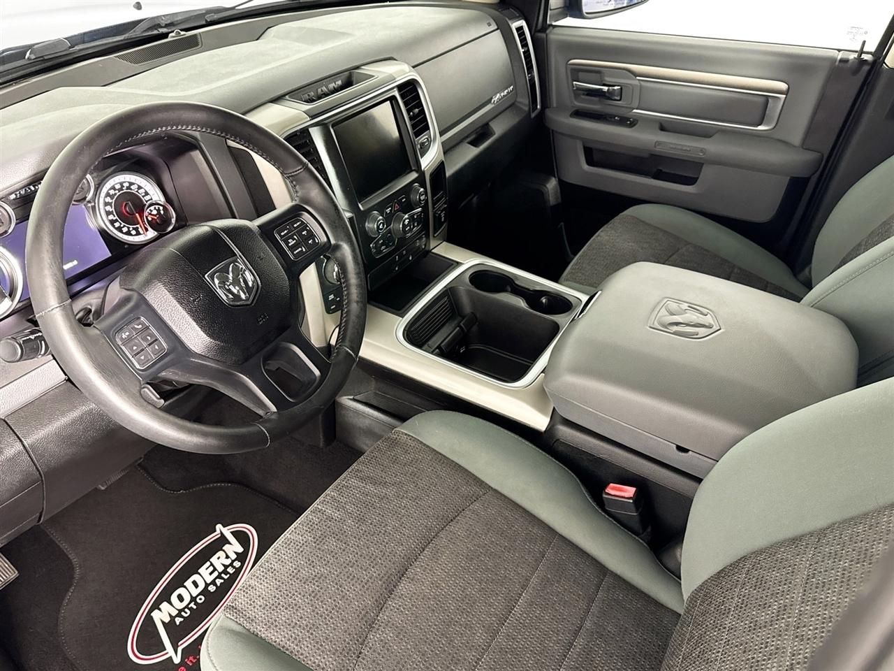 RAM 1500 Big Horn 4x4 Quad Cab 6'4" Box 2017