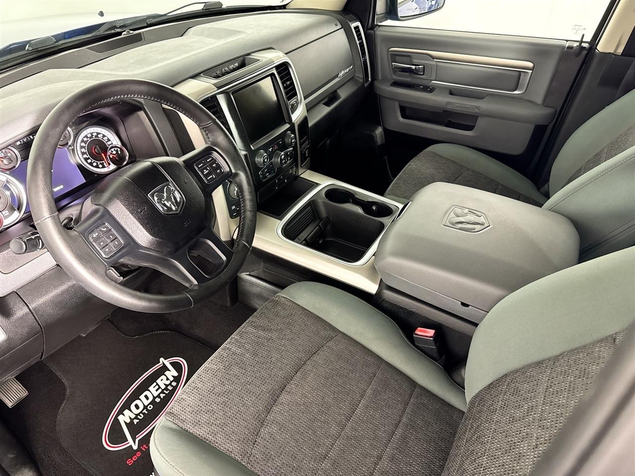 RAM 1500 Big Horn 4x4 Quad Cab 6'4" Box 2017