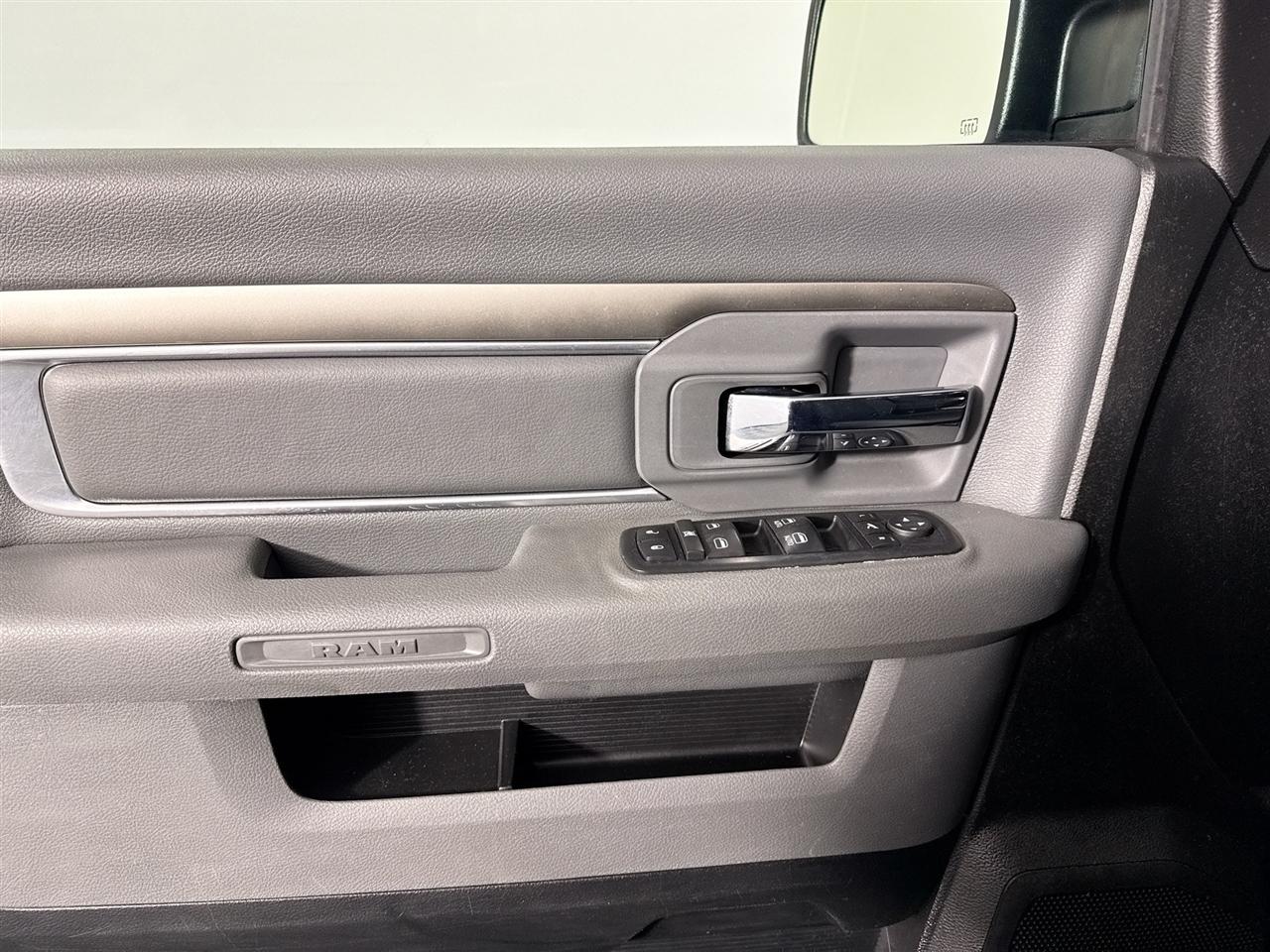 RAM 1500 Big Horn 4x4 Quad Cab 6'4" Box 2017