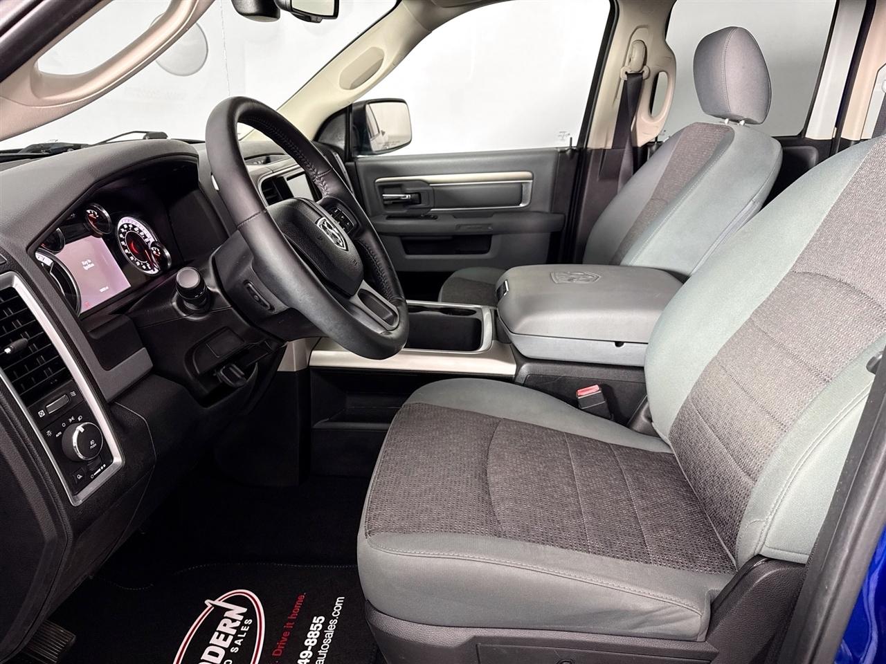 RAM 1500 Big Horn 4x4 Quad Cab 6'4" Box 2017