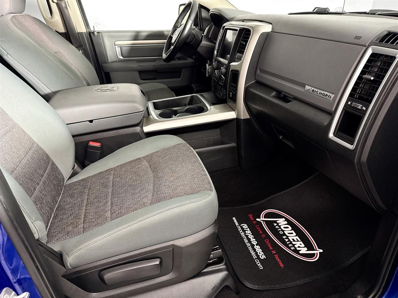 RAM 1500 Big Horn 4x4 Quad Cab 6'4" Box 2017