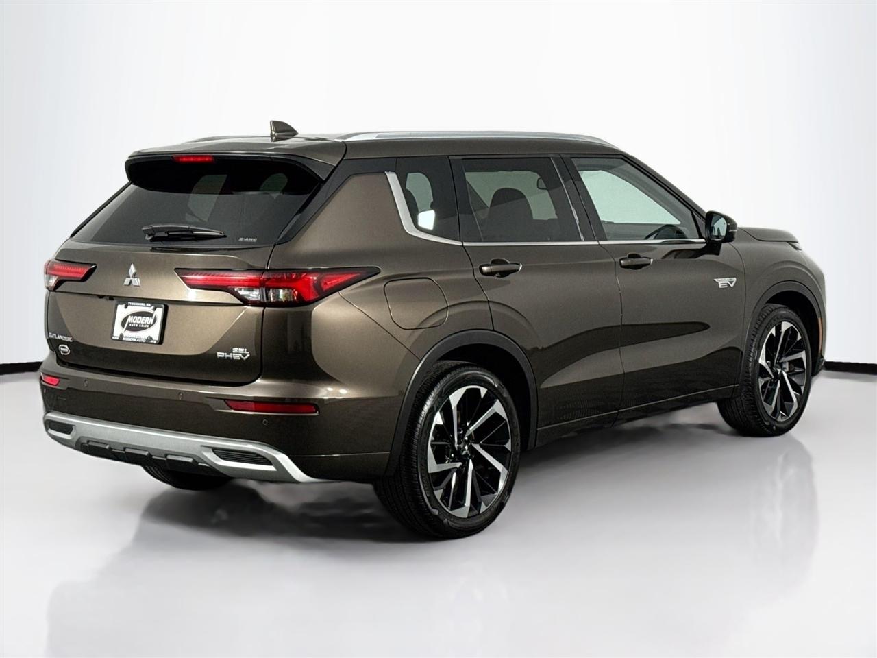 Mitsubishi Outlander PHEV 40th Anniversary S-AWC 2023