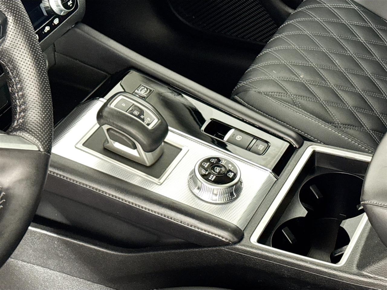 Mitsubishi Outlander PHEV 40th Anniversary S-AWC 2023