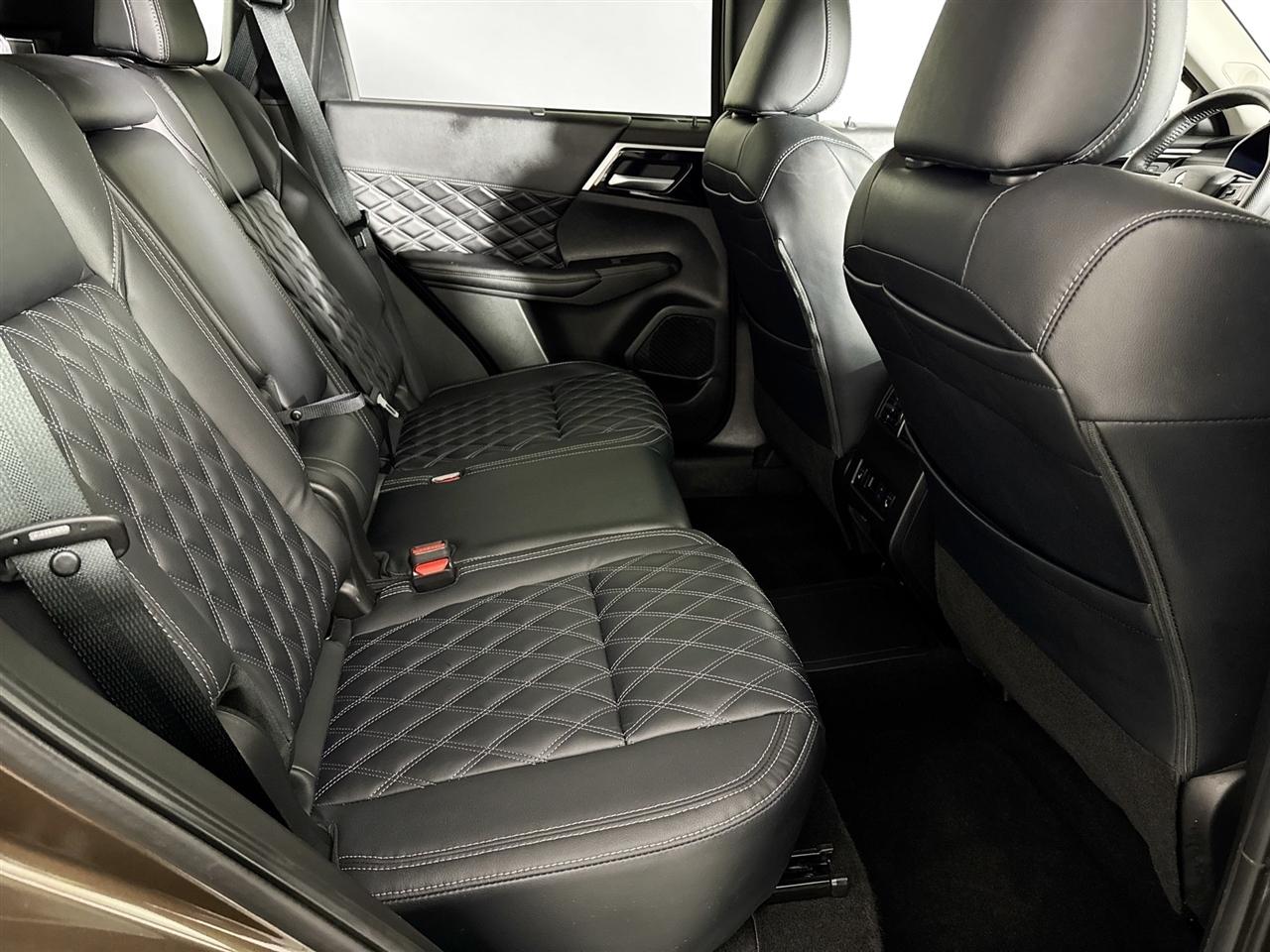 Mitsubishi Outlander PHEV 40th Anniversary S-AWC 2023