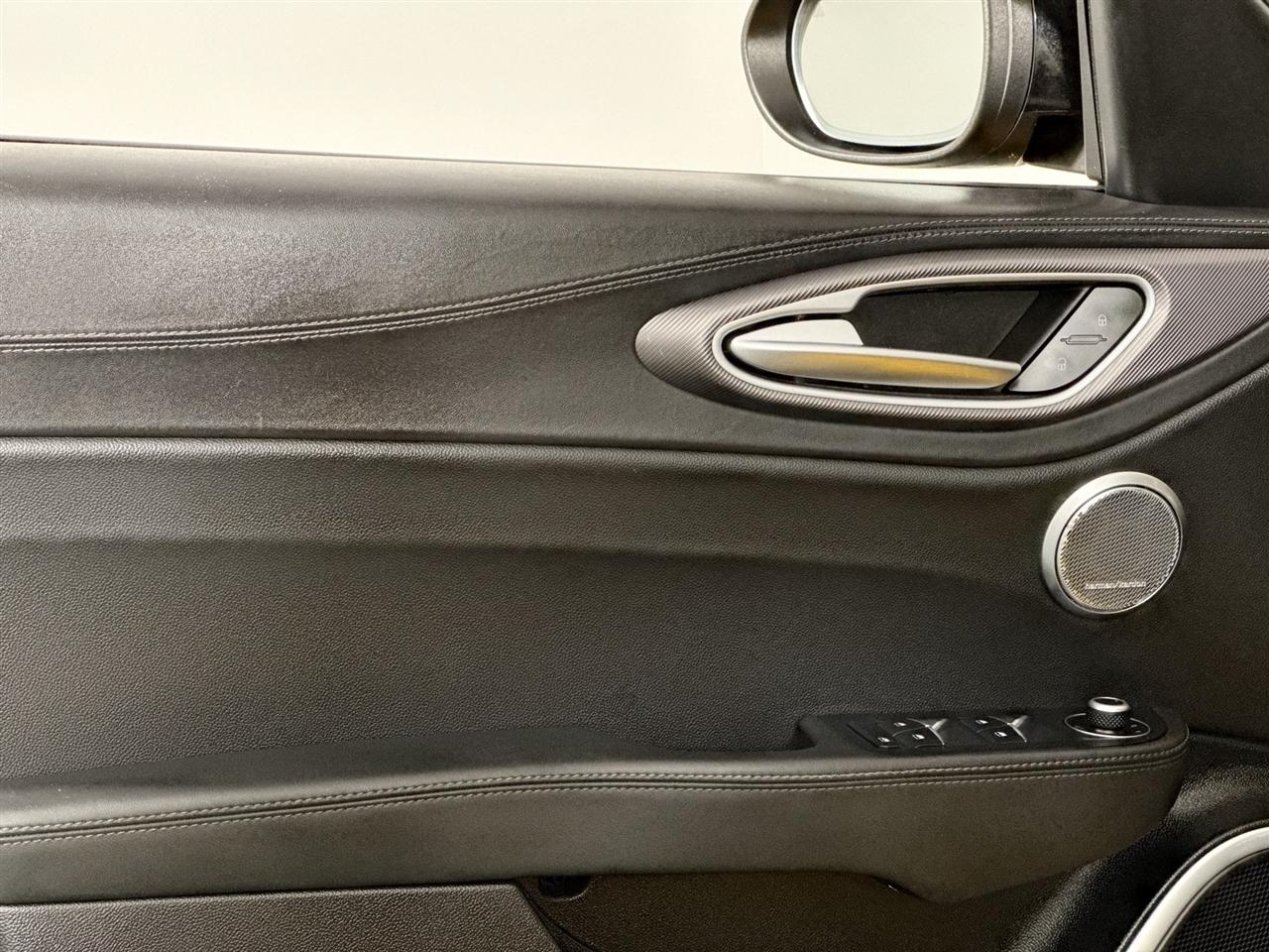 Alfa Romeo Giulia Veloce AWD 2022