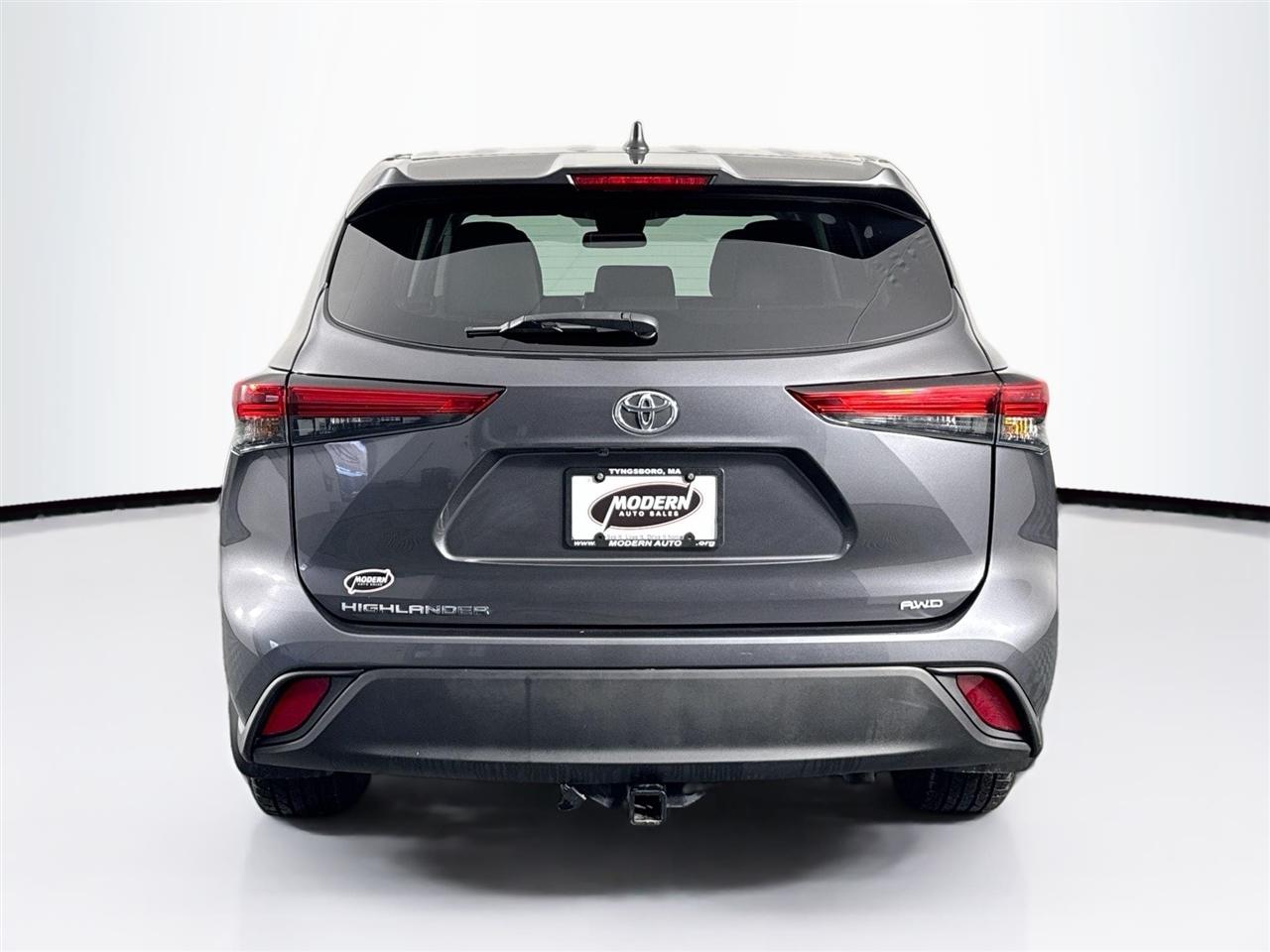 Toyota Highlander LE AWD (Natl) 2022