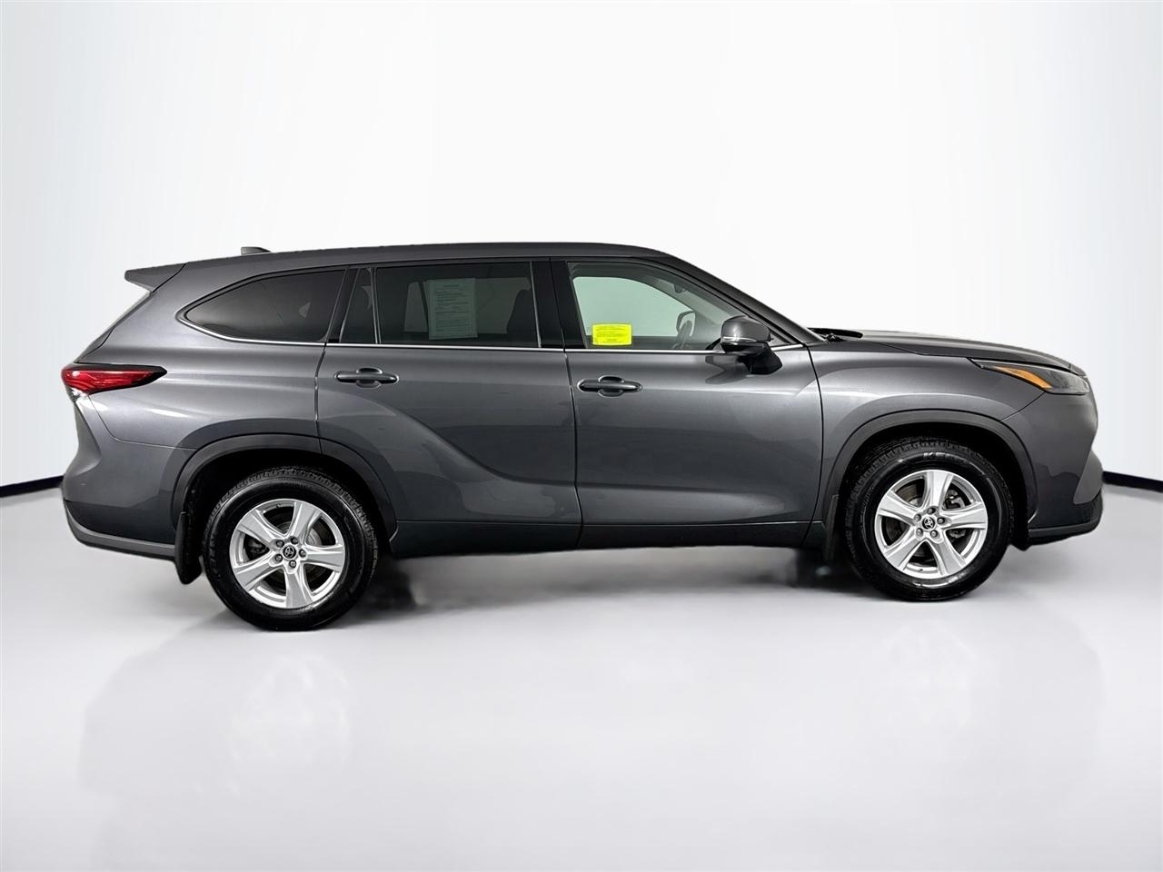 Toyota Highlander LE AWD (Natl) 2022