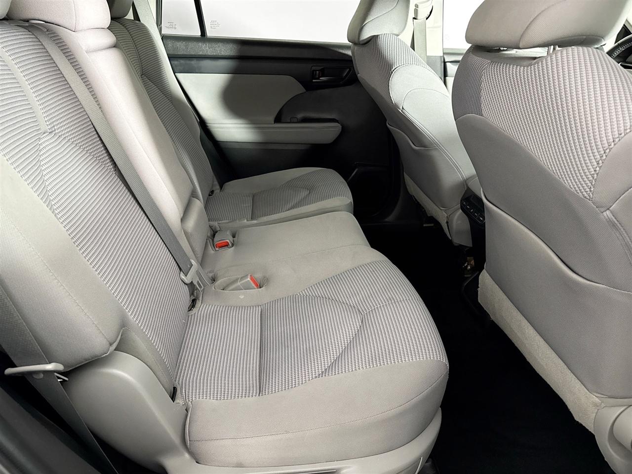 Toyota Highlander LE AWD (Natl) 2022