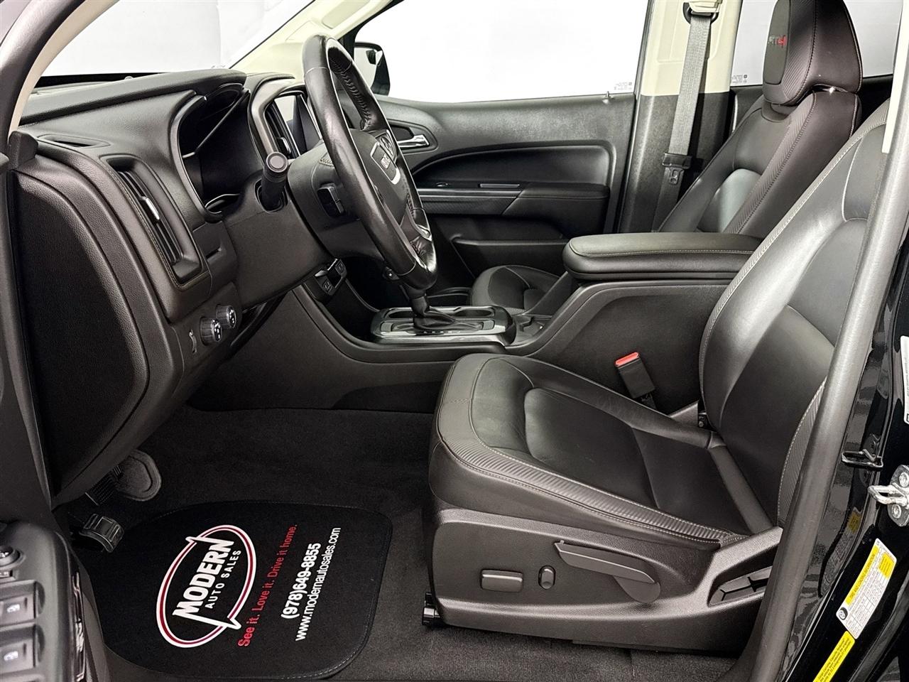 GMC Canyon 4WD Crew Cab 128" AT4 w/Leather 2021