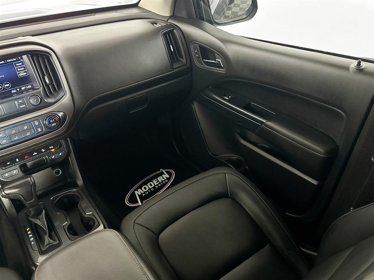 GMC Canyon 4WD Crew Cab 128" AT4 w/Leather 2021