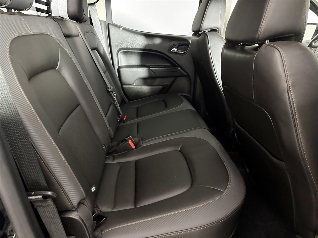 GMC Canyon 4WD Crew Cab 128" AT4 w/Leather 2021