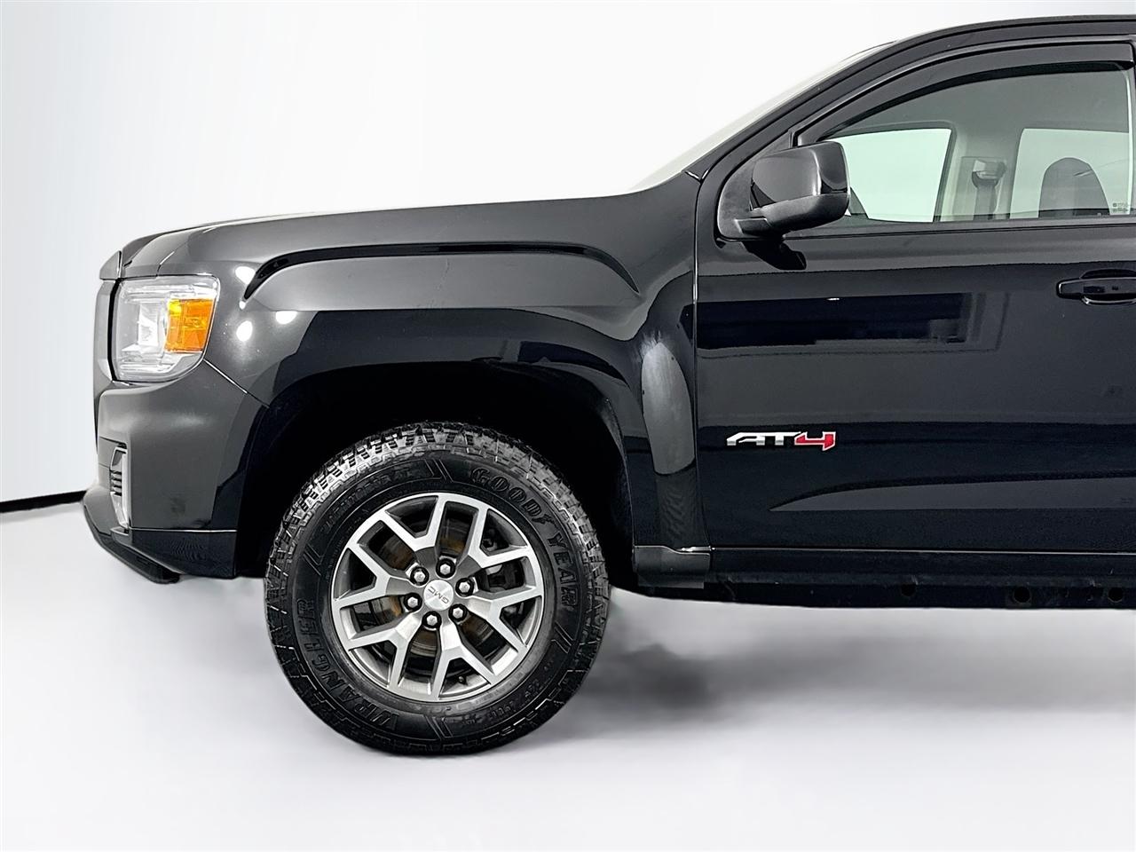 GMC Canyon 4WD Crew Cab 128" AT4 w/Leather 2021