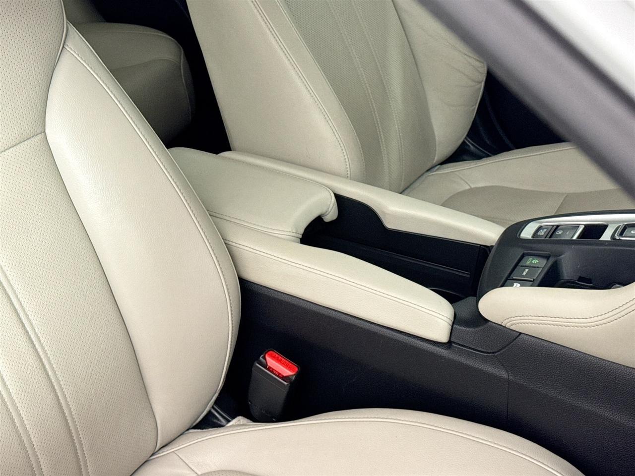 Honda Insight Touring CVT 2021