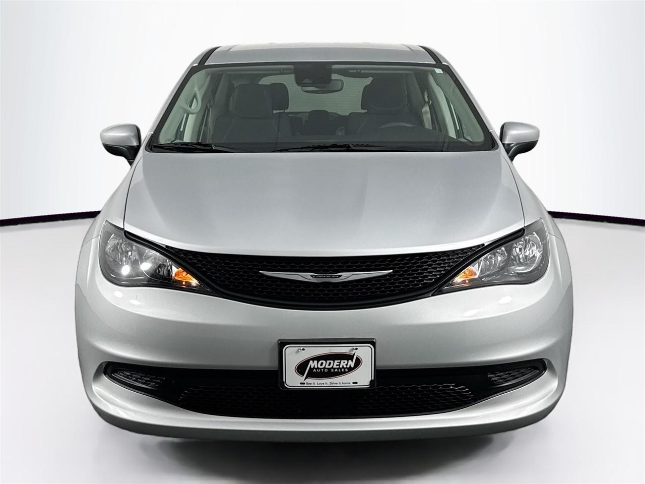 Chrysler Voyager LX FWD 2023