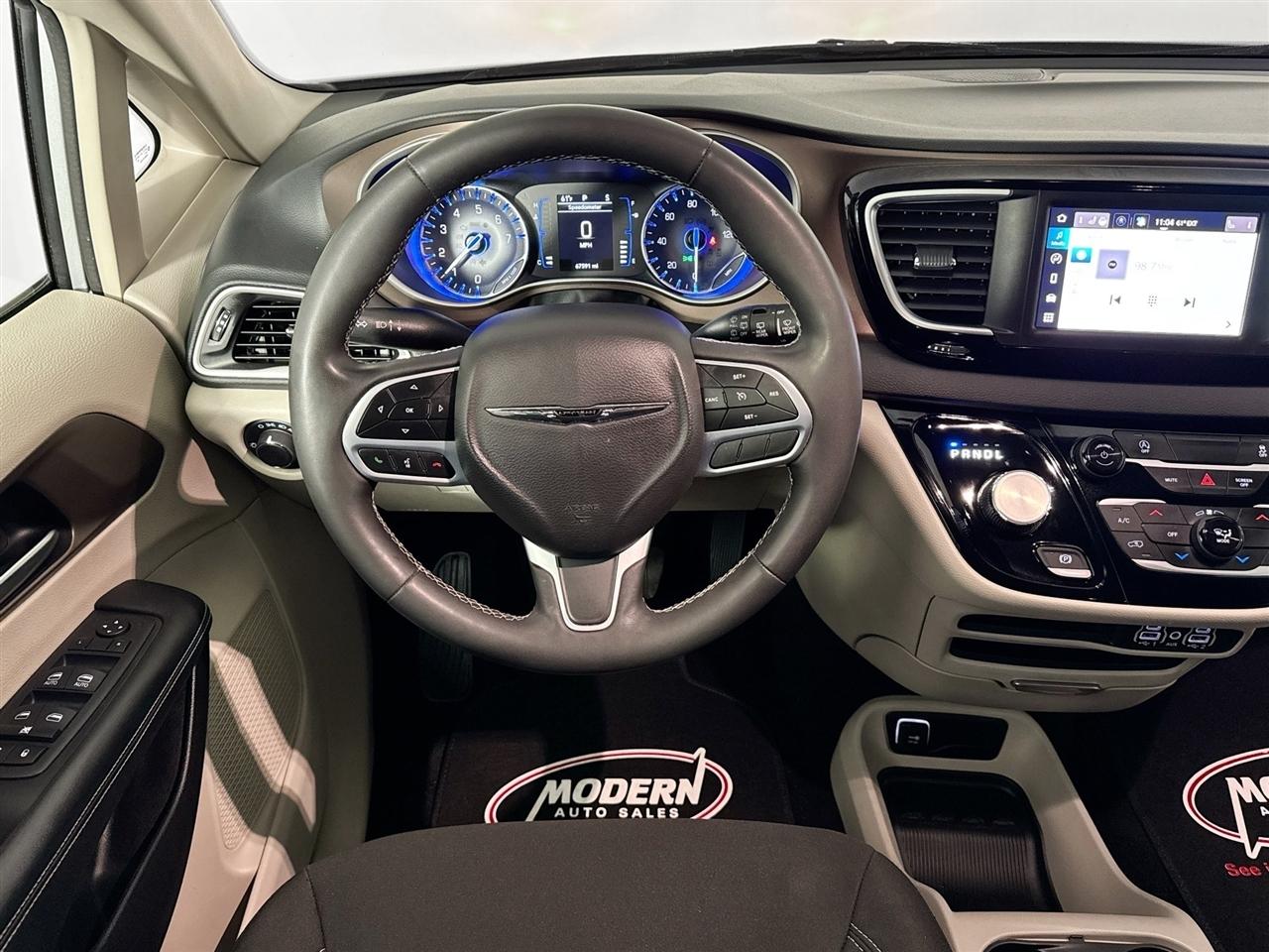 Chrysler Voyager LX FWD 2023