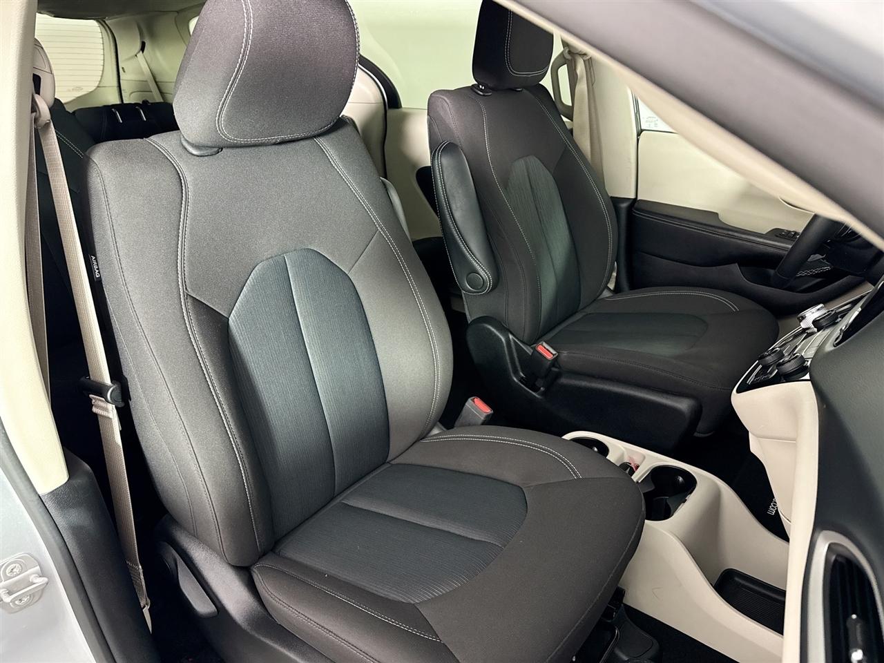 Chrysler Voyager LX FWD 2023