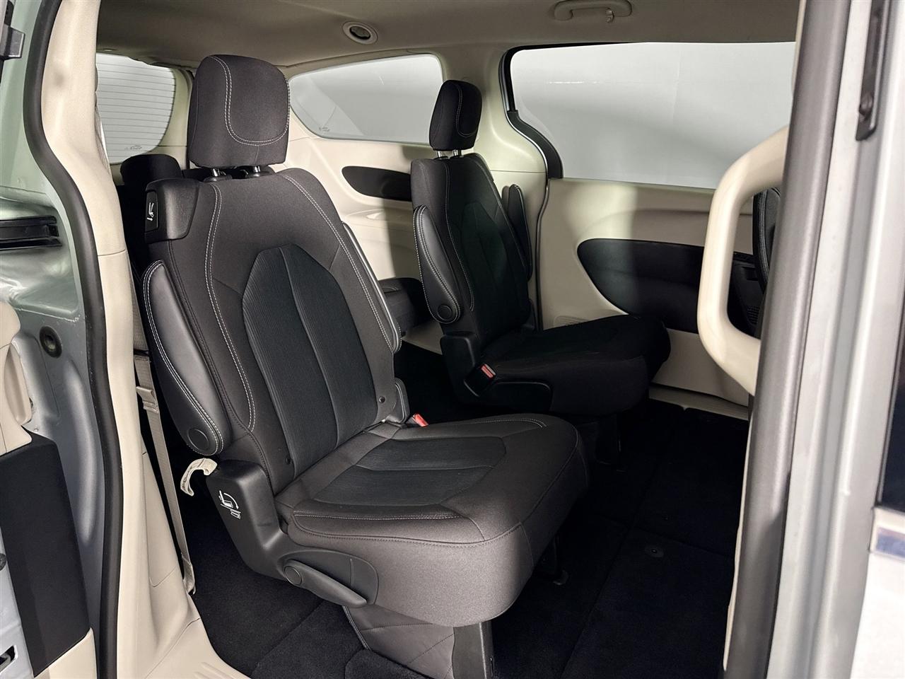 Chrysler Voyager LX FWD 2023