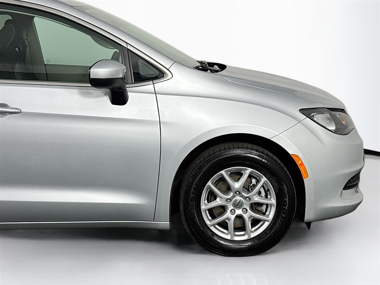 Chrysler Voyager LX FWD 2023