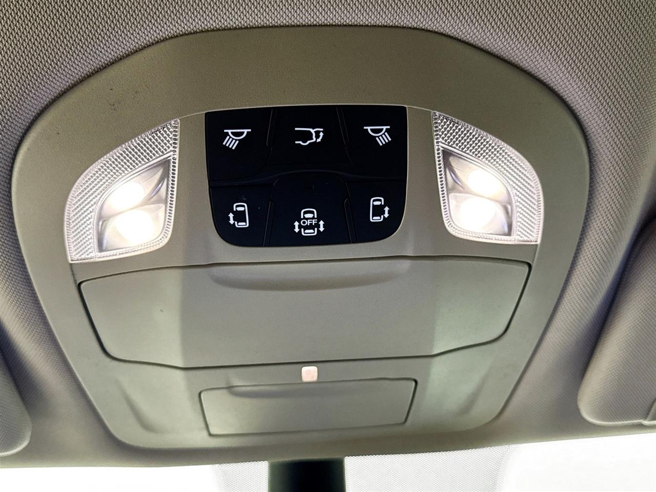 Chrysler Voyager LX FWD 2023