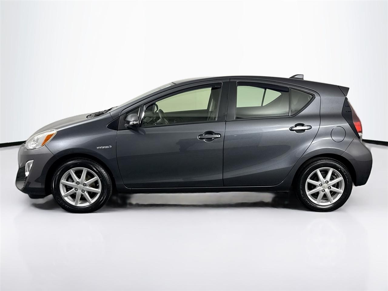 Toyota Prius c 5dr HB Persona Series (Natl) 2016