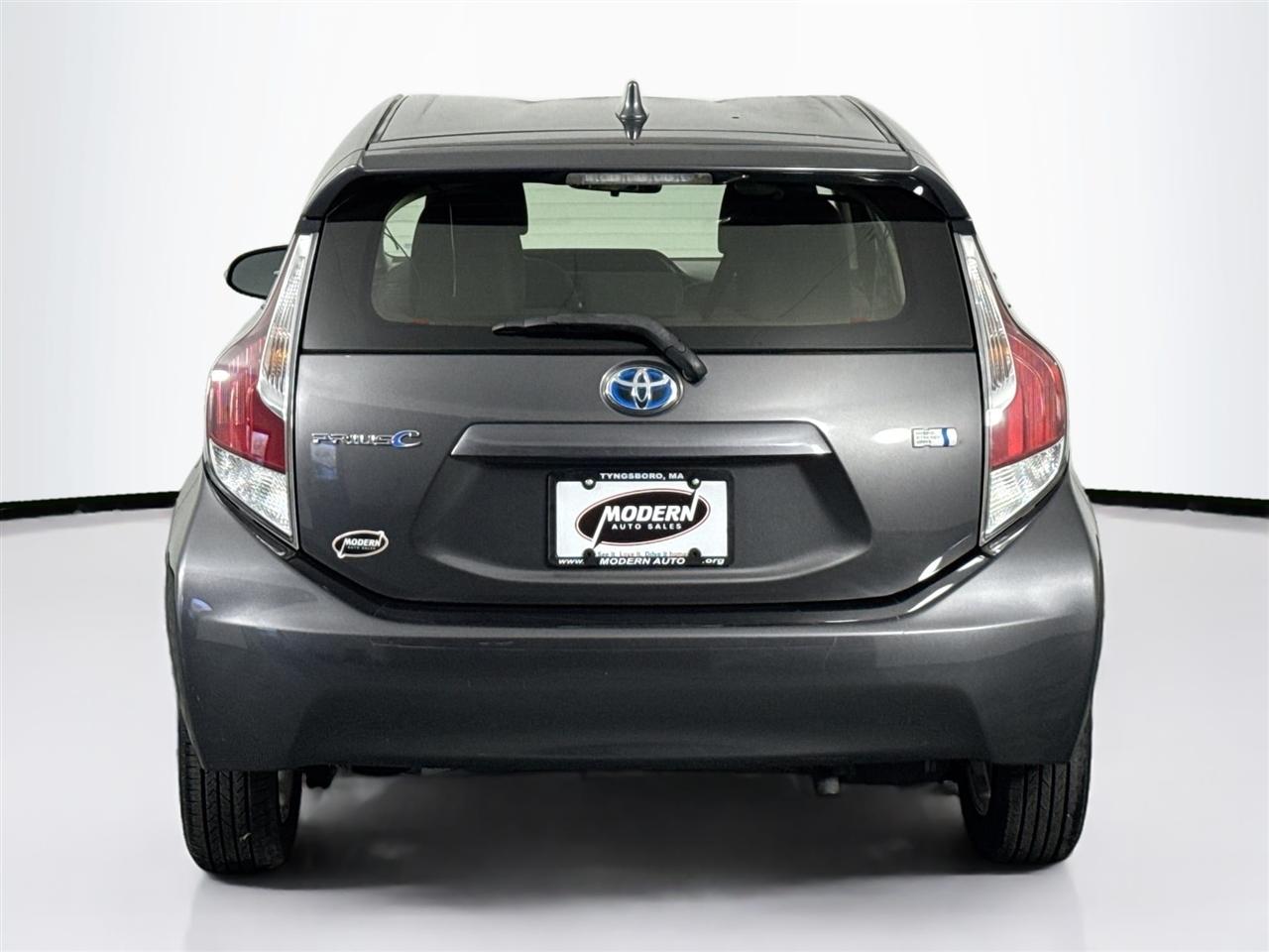 Toyota Prius c 5dr HB Persona Series (Natl) 2016