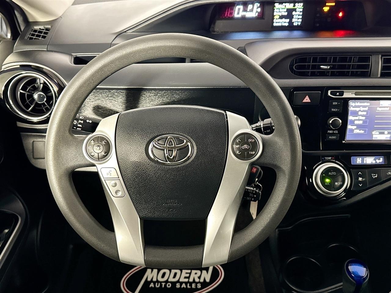 Toyota Prius c 5dr HB Persona Series (Natl) 2016