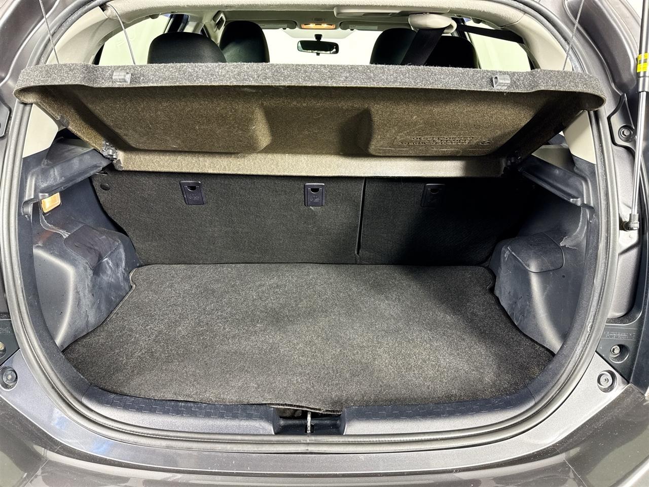 Toyota Prius c 5dr HB Persona Series (Natl) 2016