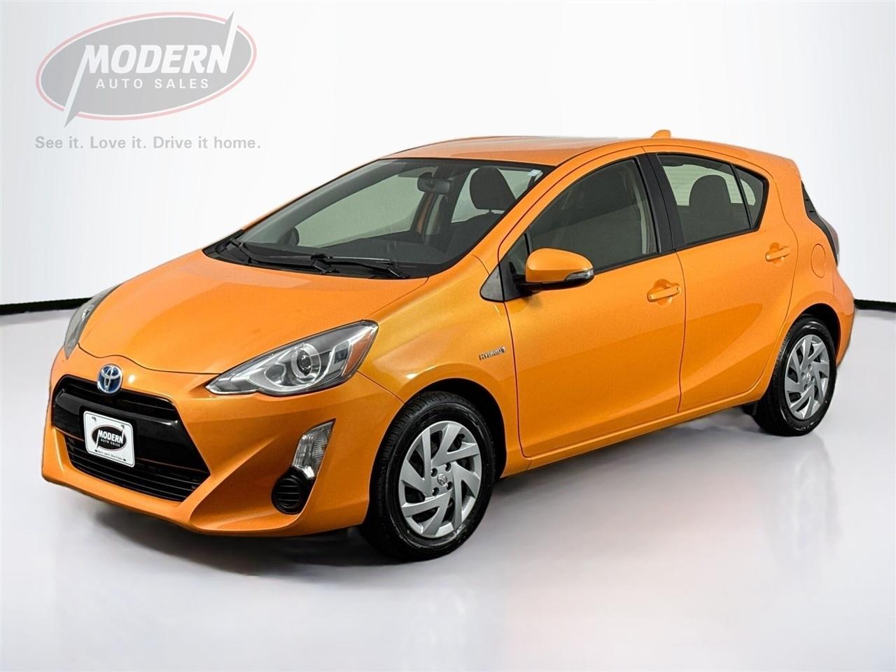 Toyota Prius c 5dr HB Three (Natl) 2015
