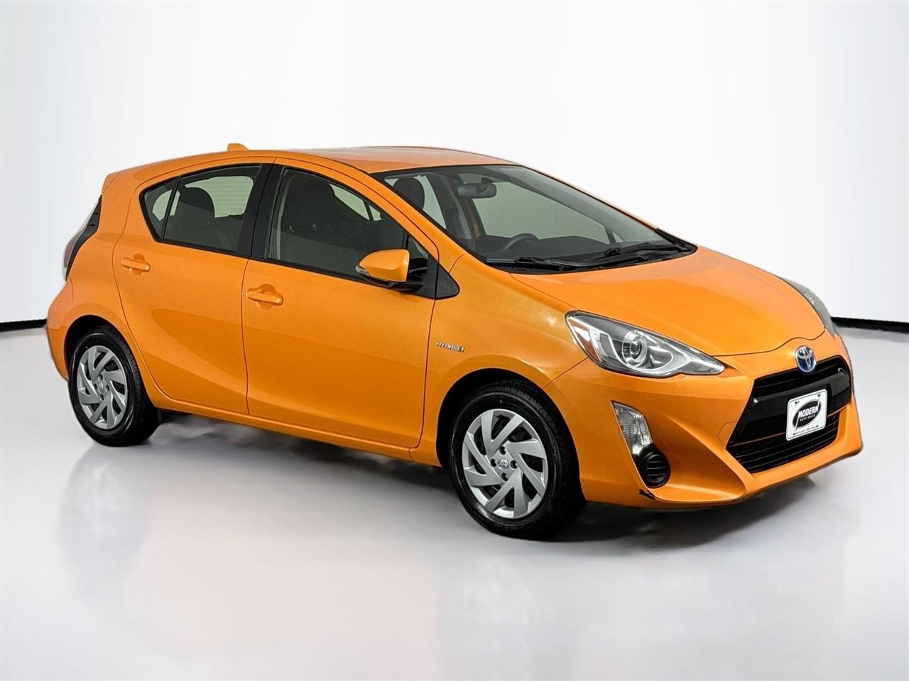 Toyota Prius c 5dr HB Three (Natl) 2015