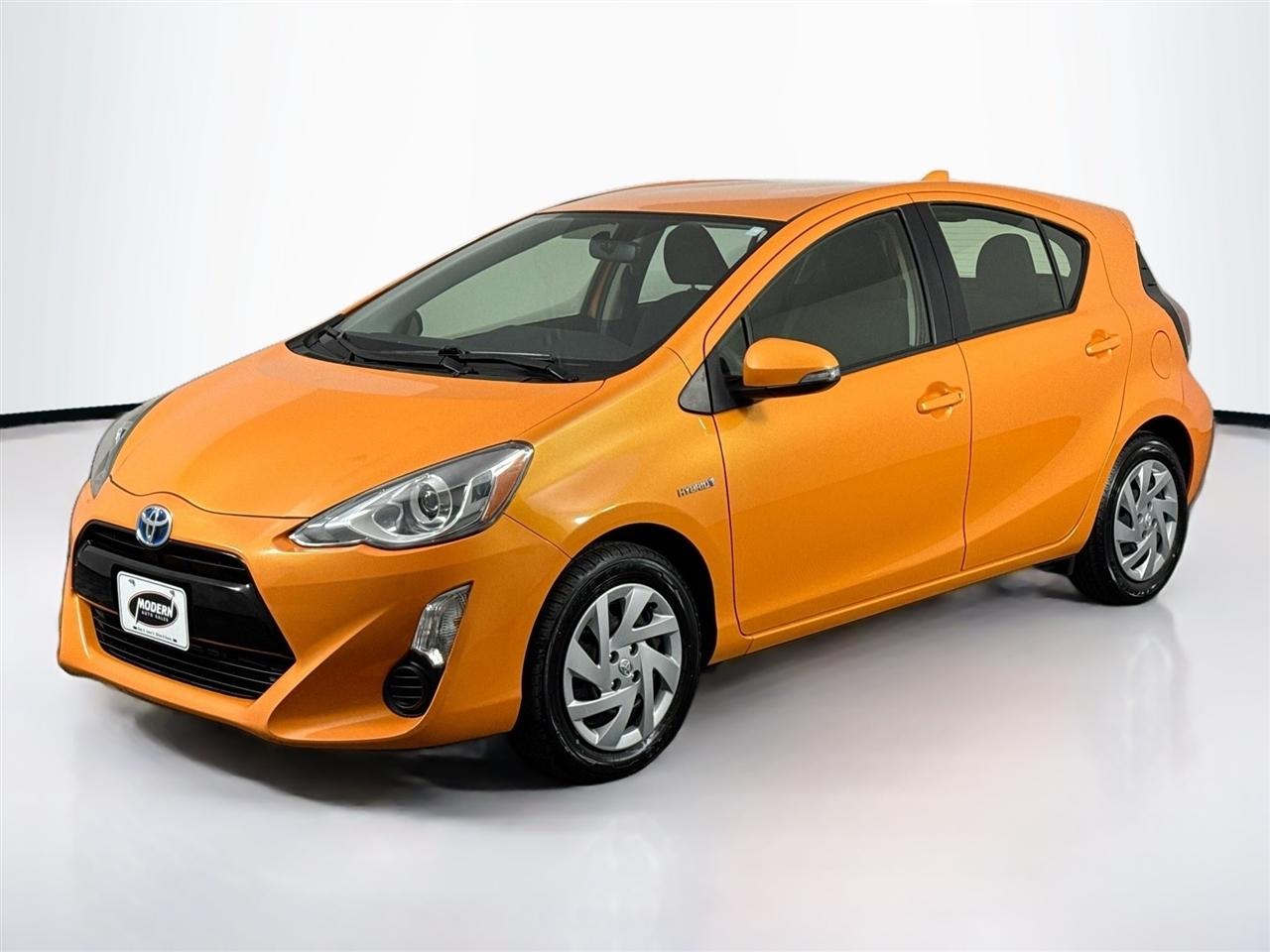 Toyota Prius c 5dr HB Three (Natl) 2015