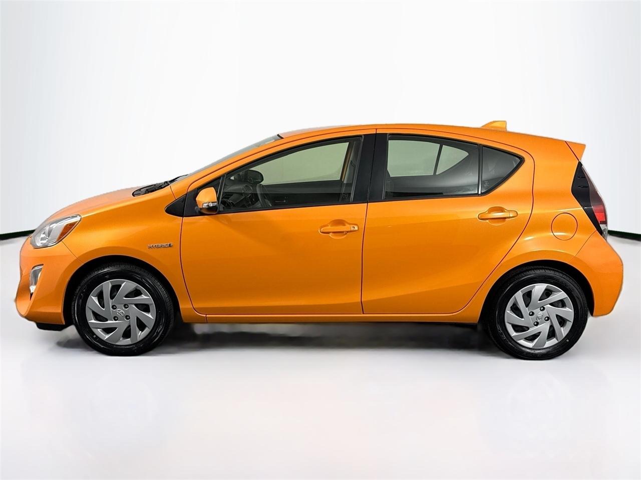 Toyota Prius c 5dr HB Three (Natl) 2015