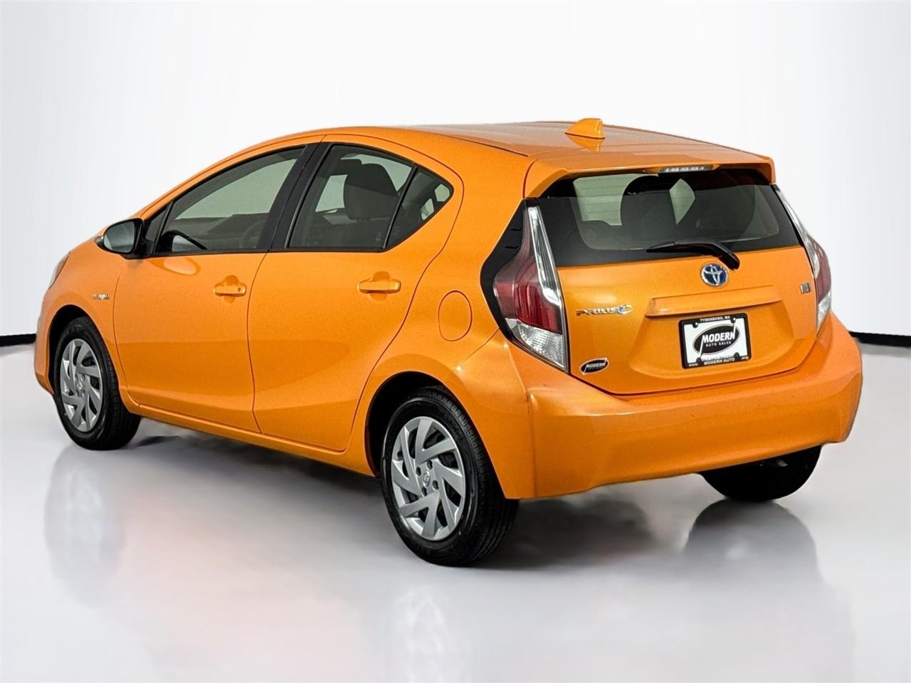 Toyota Prius c 5dr HB Three (Natl) 2015