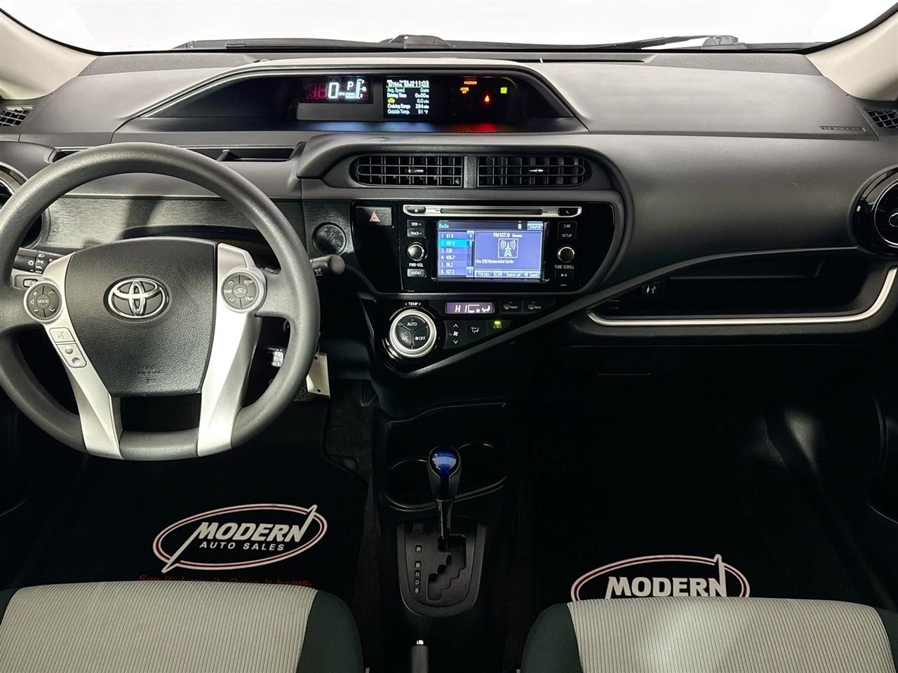 Toyota Prius c 5dr HB Three (Natl) 2015