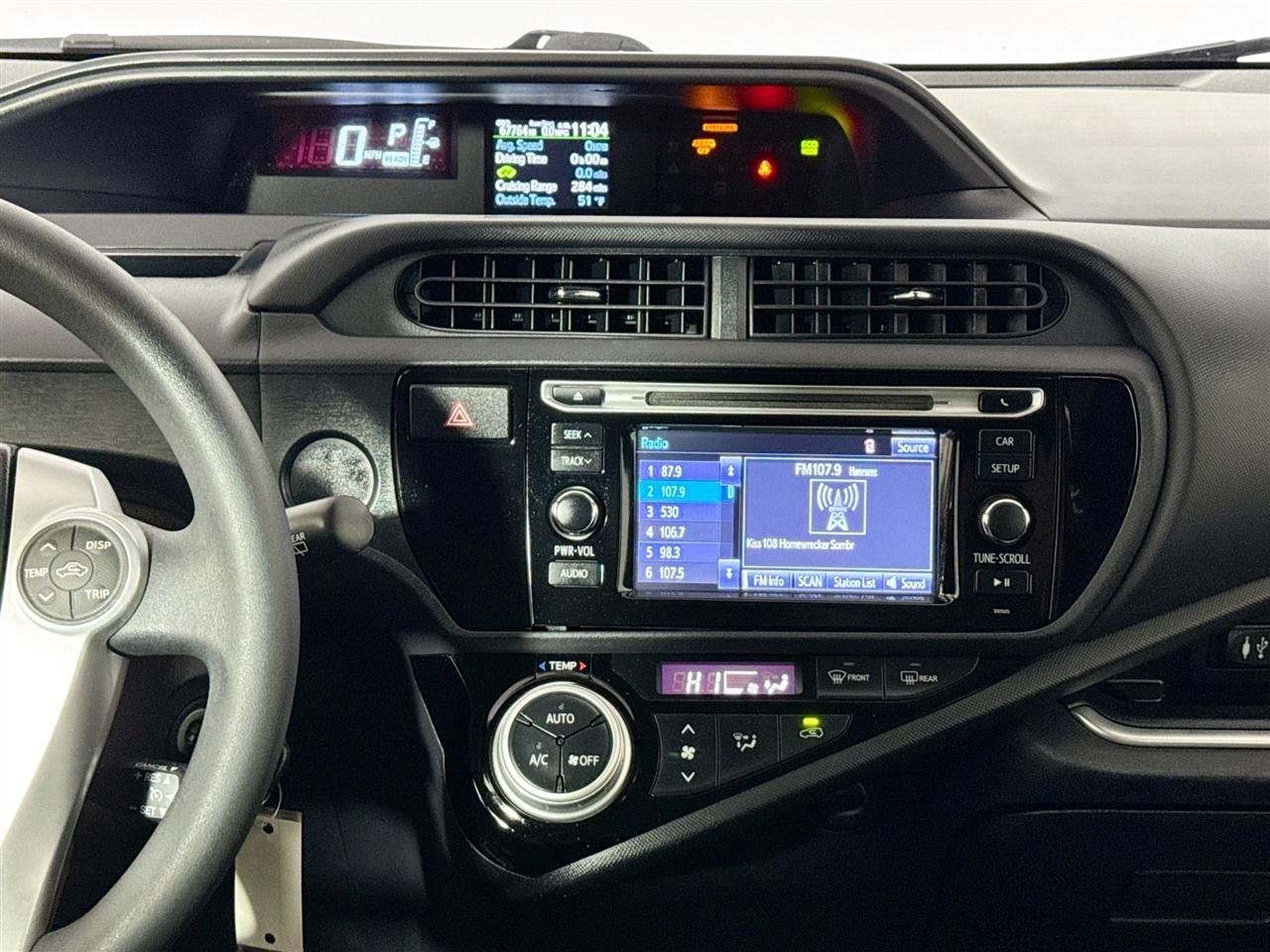 Toyota Prius c 5dr HB Three (Natl) 2015