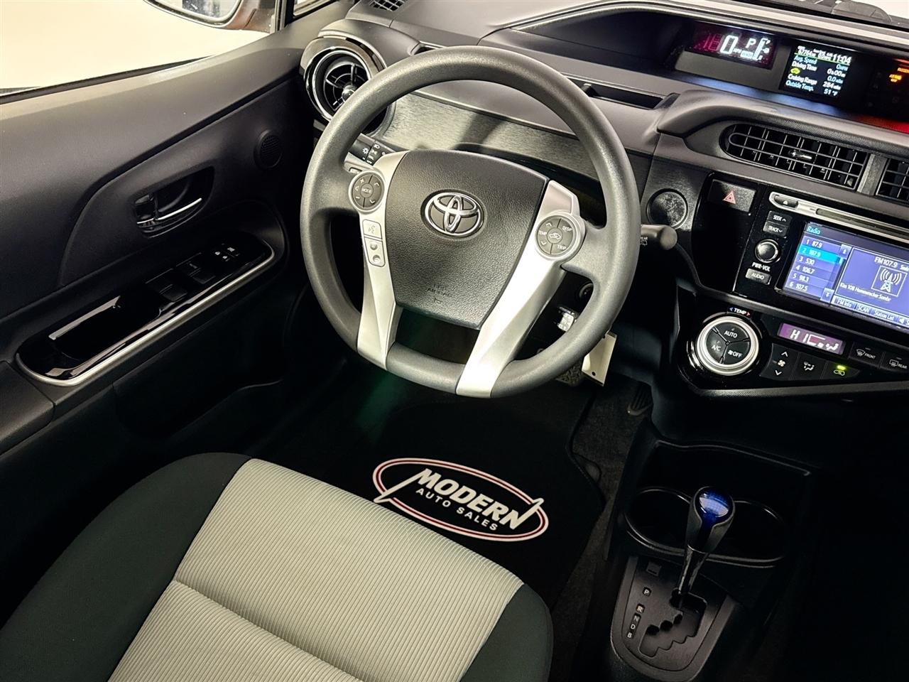 Toyota Prius c 5dr HB Three (Natl) 2015