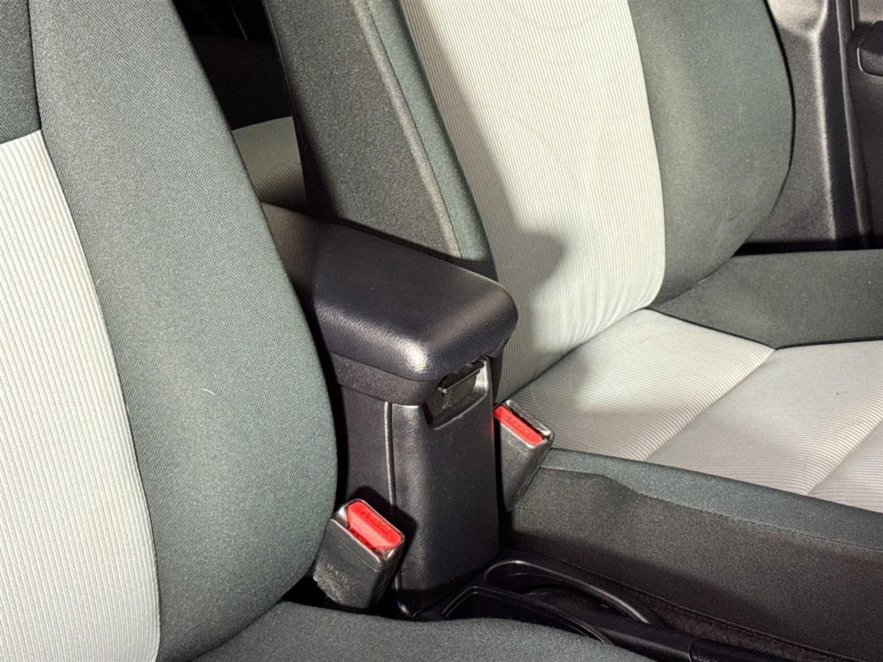 Toyota Prius c 5dr HB Three (Natl) 2015