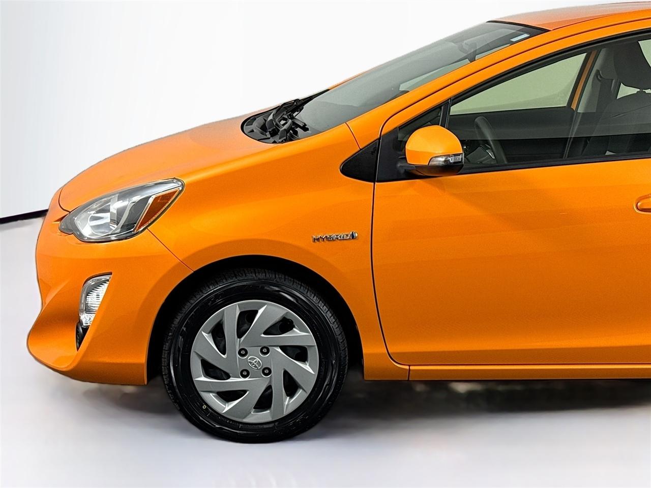 Toyota Prius c 5dr HB Three (Natl) 2015