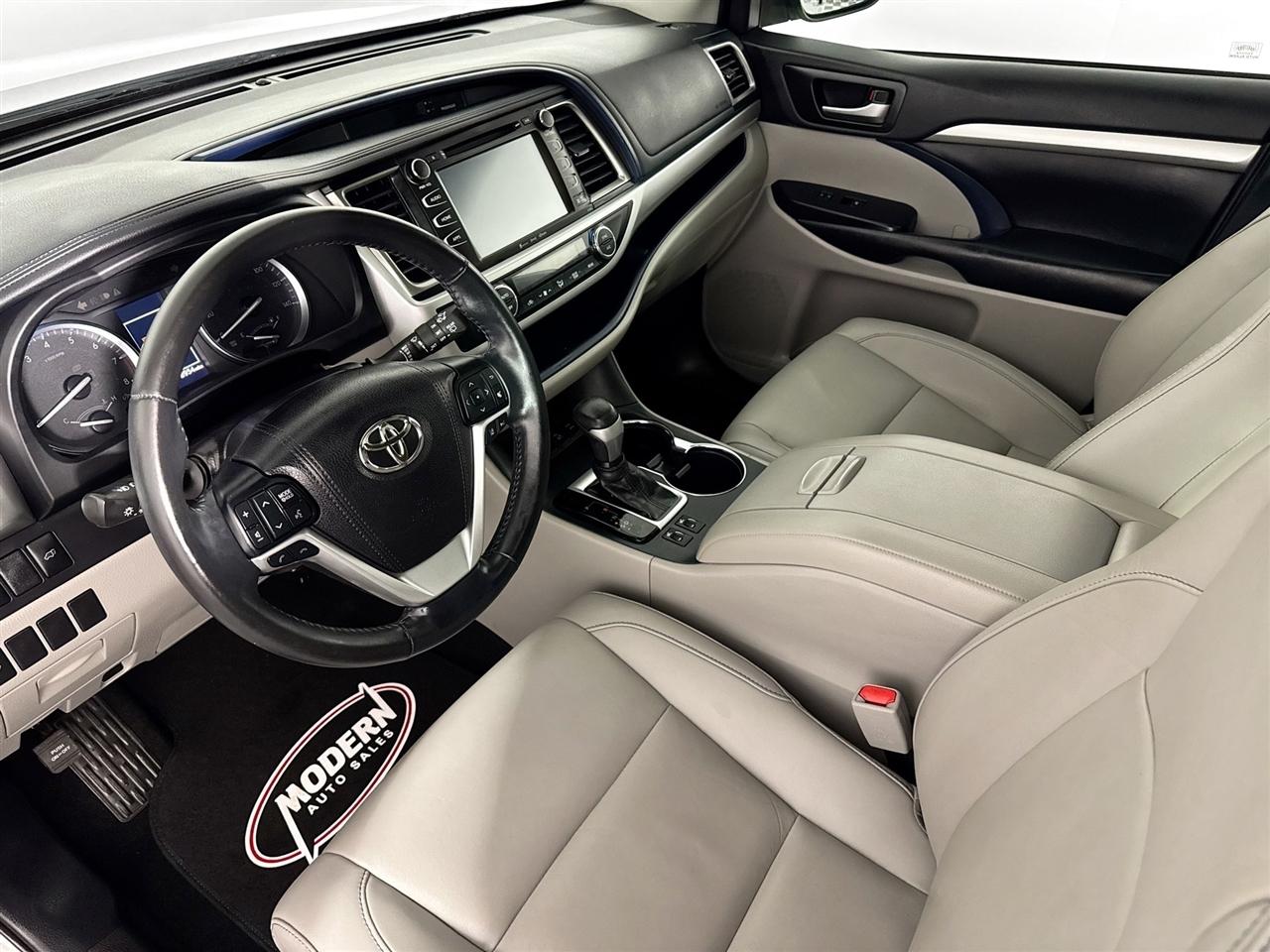 Toyota Highlander XLE V6 AWD (Natl) 2019