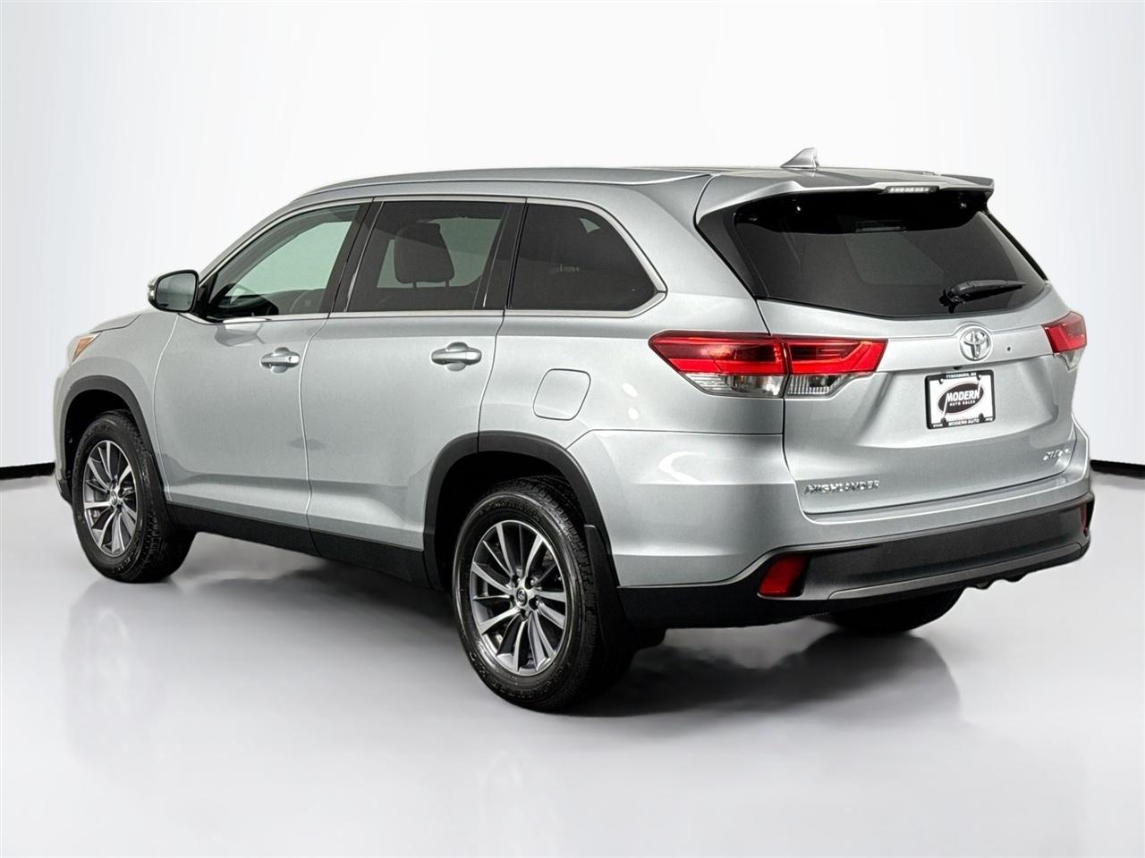 Toyota Highlander XLE V6 AWD (Natl) 2019