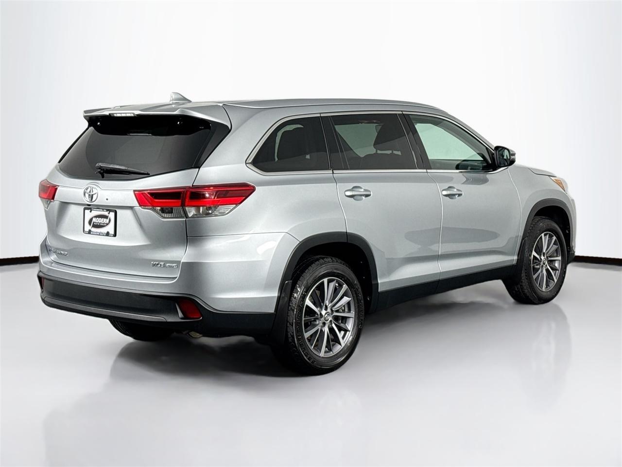 Toyota Highlander XLE V6 AWD (Natl) 2019