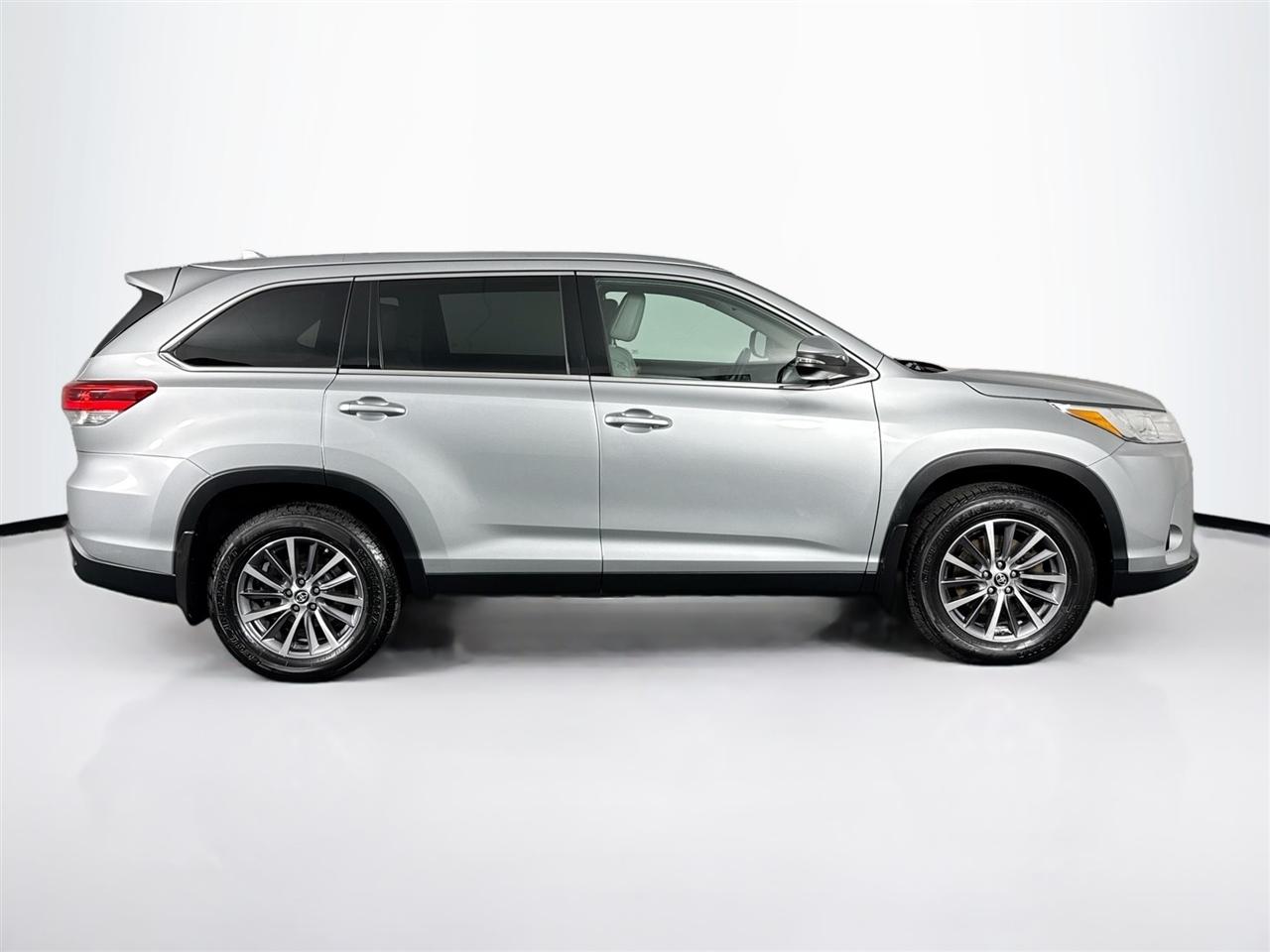 Toyota Highlander XLE V6 AWD (Natl) 2019