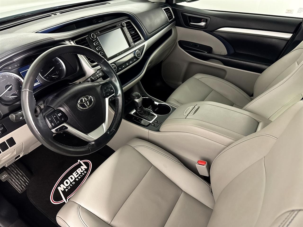 Toyota Highlander XLE V6 AWD (Natl) 2019