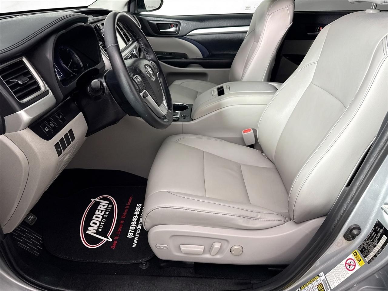 Toyota Highlander XLE V6 AWD (Natl) 2019