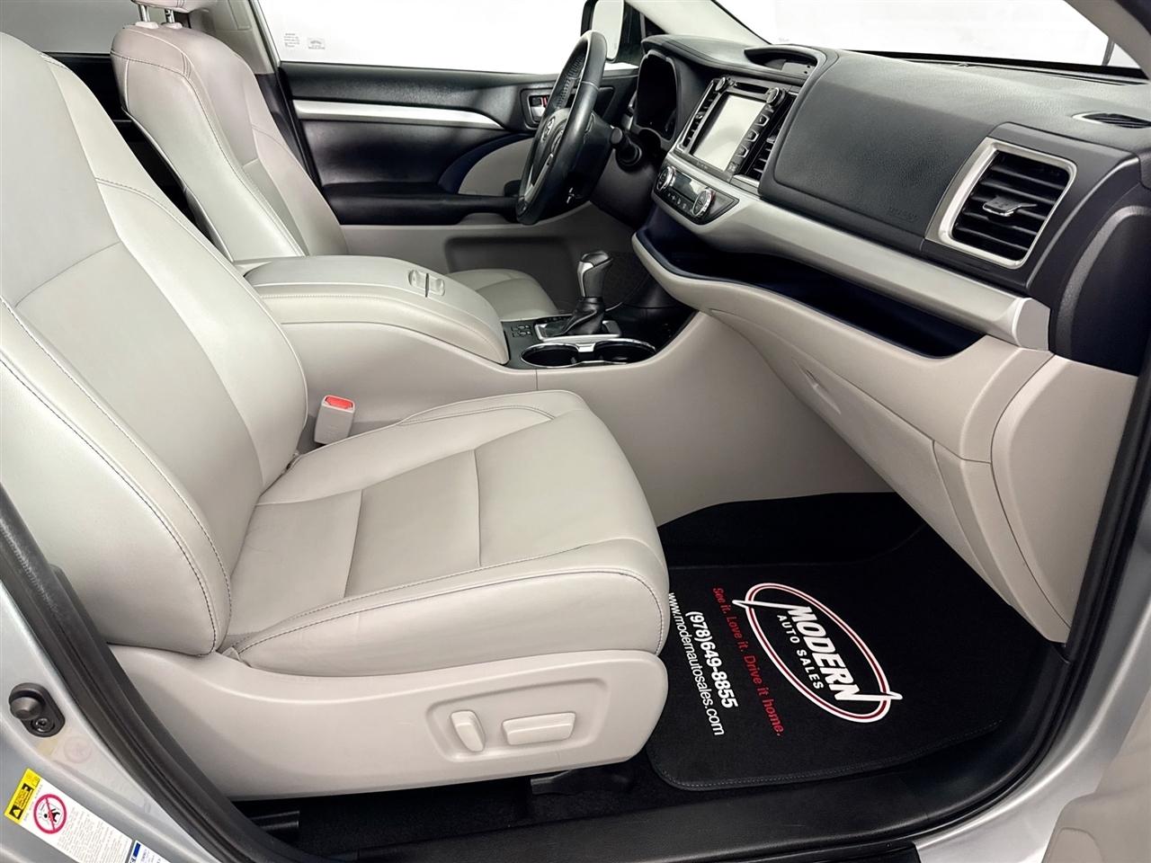 Toyota Highlander XLE V6 AWD (Natl) 2019