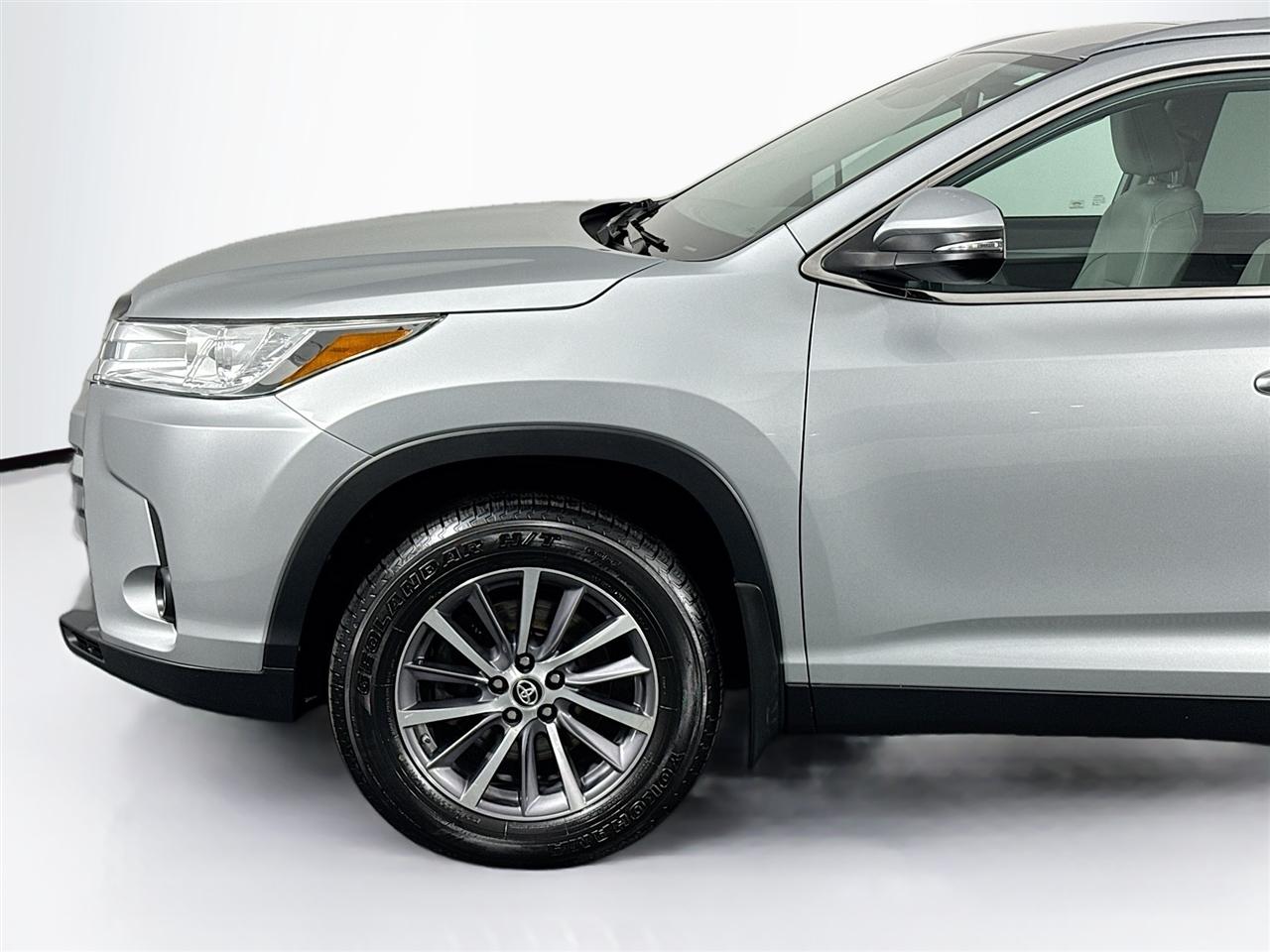 Toyota Highlander XLE V6 AWD (Natl) 2019