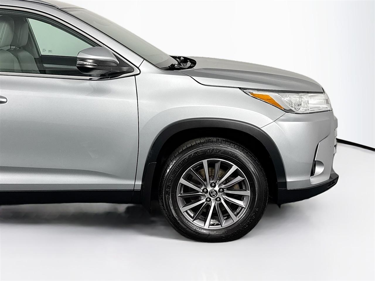 Toyota Highlander XLE V6 AWD (Natl) 2019